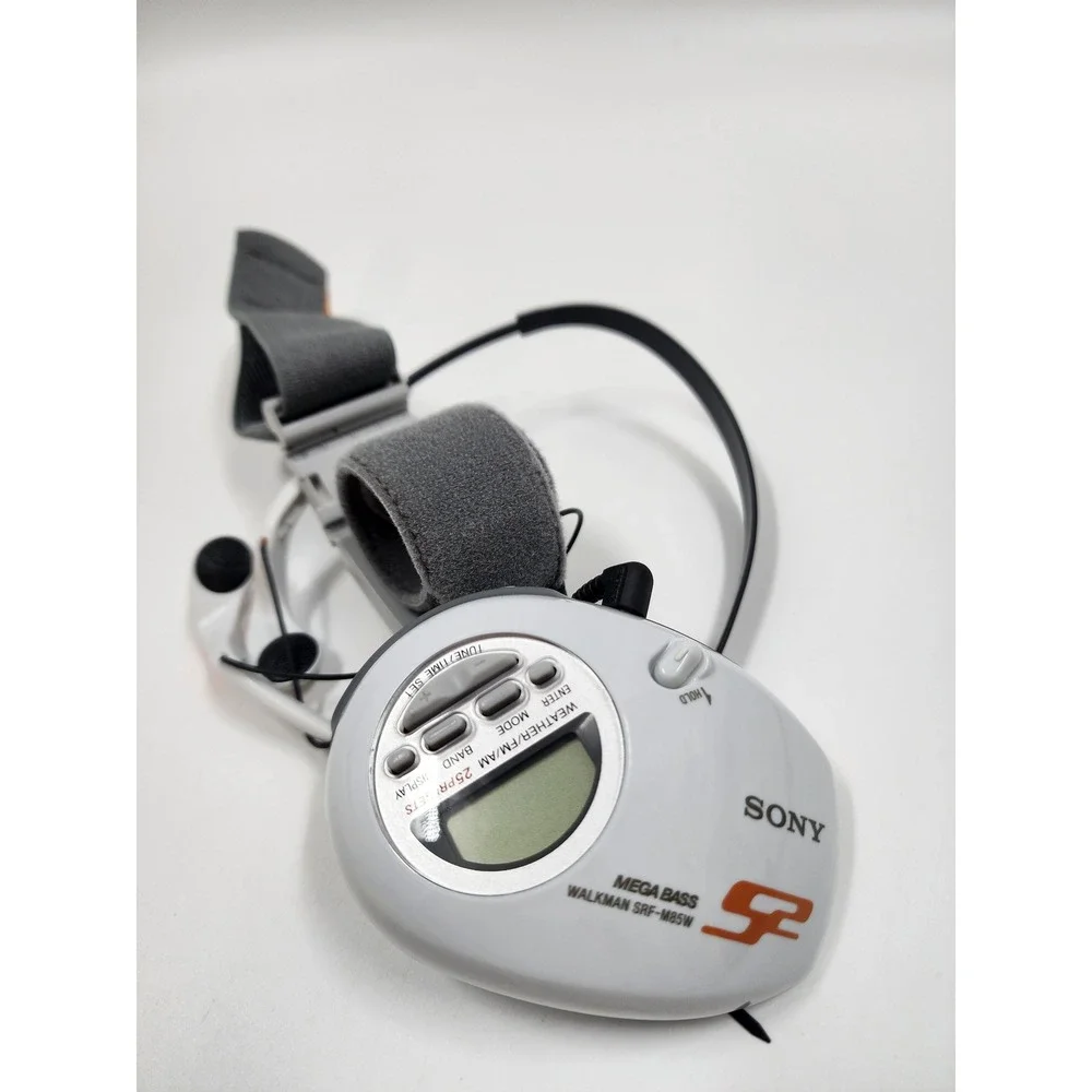 Sony Walkman SRF-M85W S2 Sports AM FM Weather Digital Radio Armband Headphones